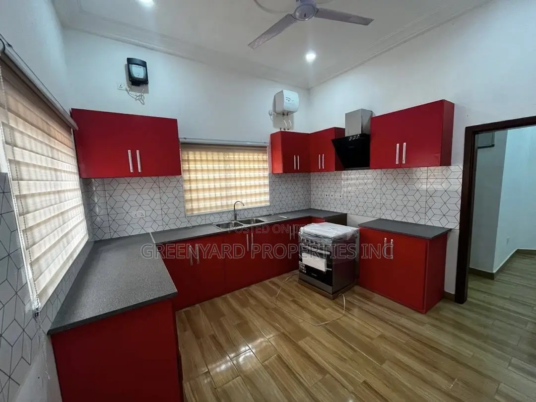 3bdrm House in Oyarifa for sale