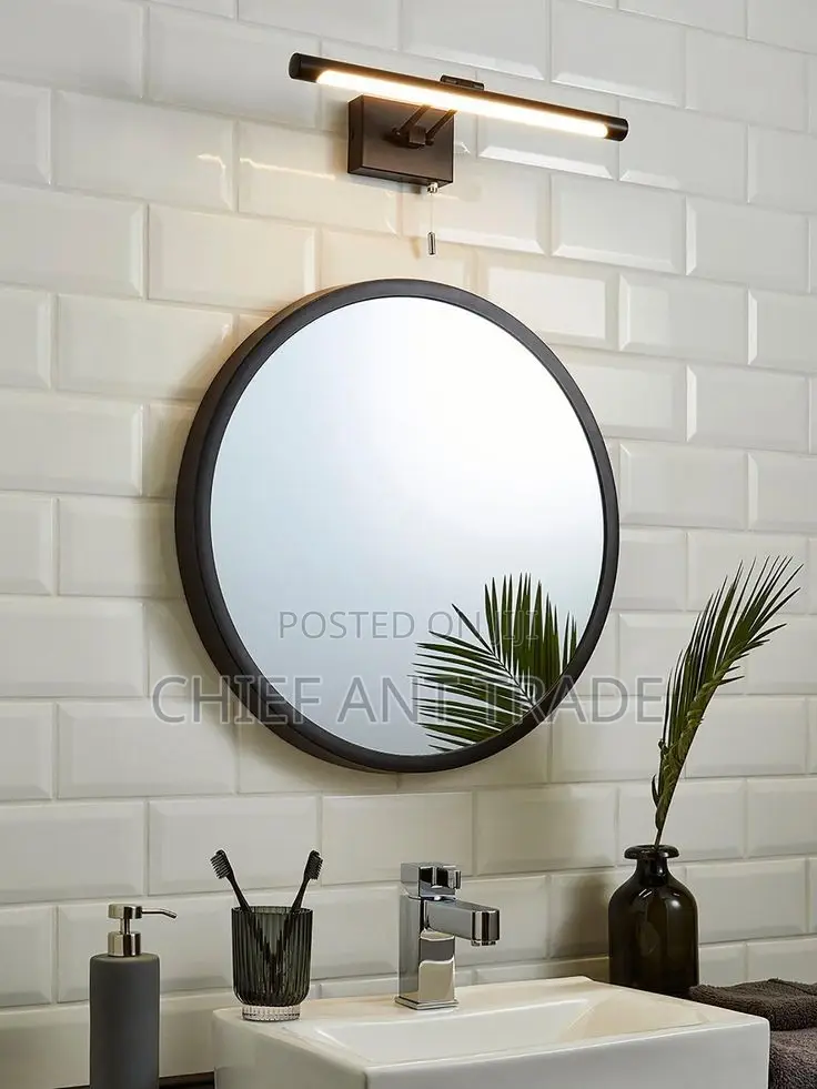 Mirror With Borders. 1171/1071