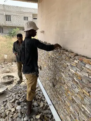 We Are a Good Team Stone Workers , Call Us for Good Service