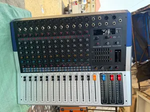 Yamaha Kv120 12-Channel Powered Mixer