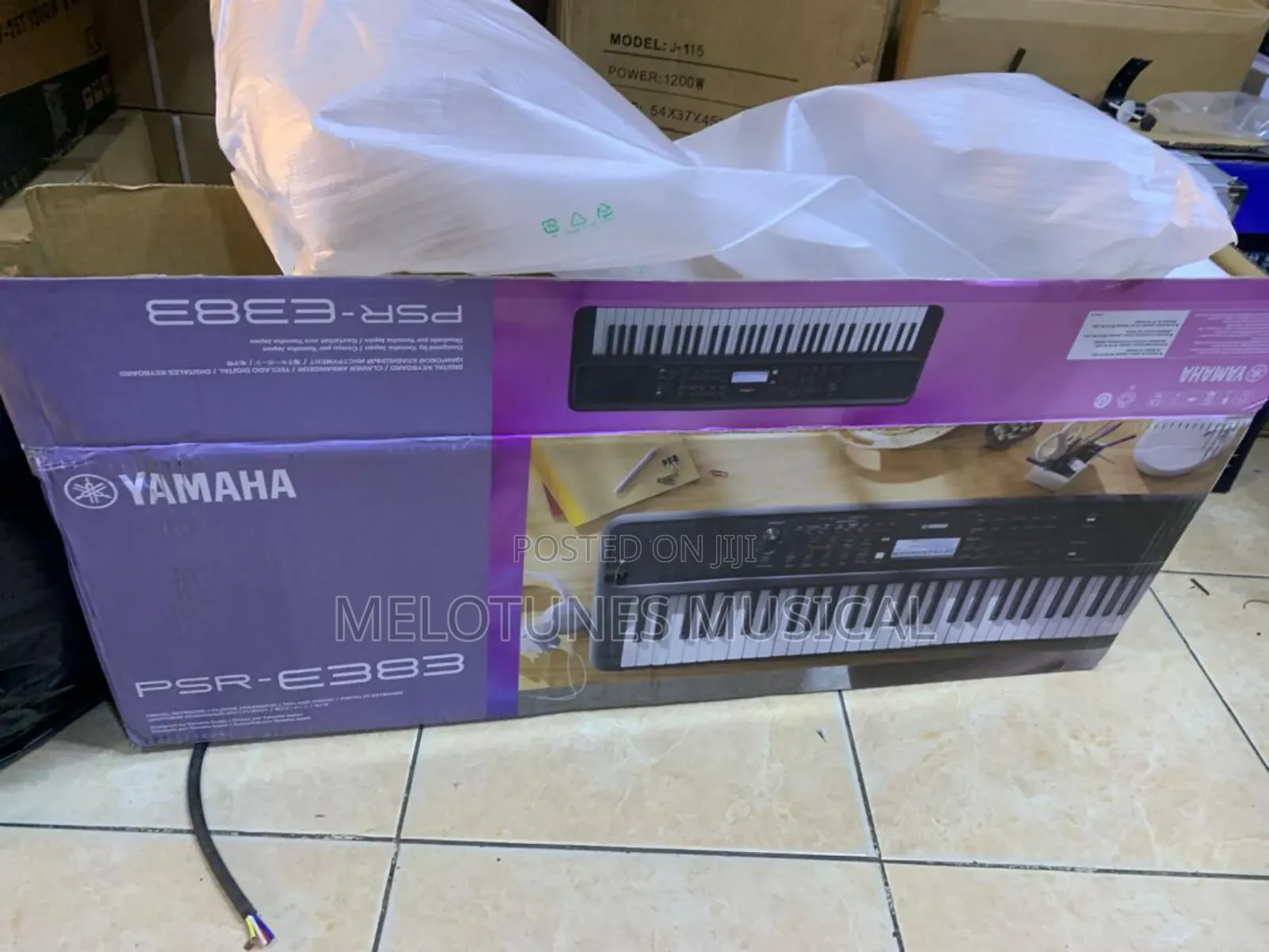 Yamaha PSR-383 61-Key Keyboard