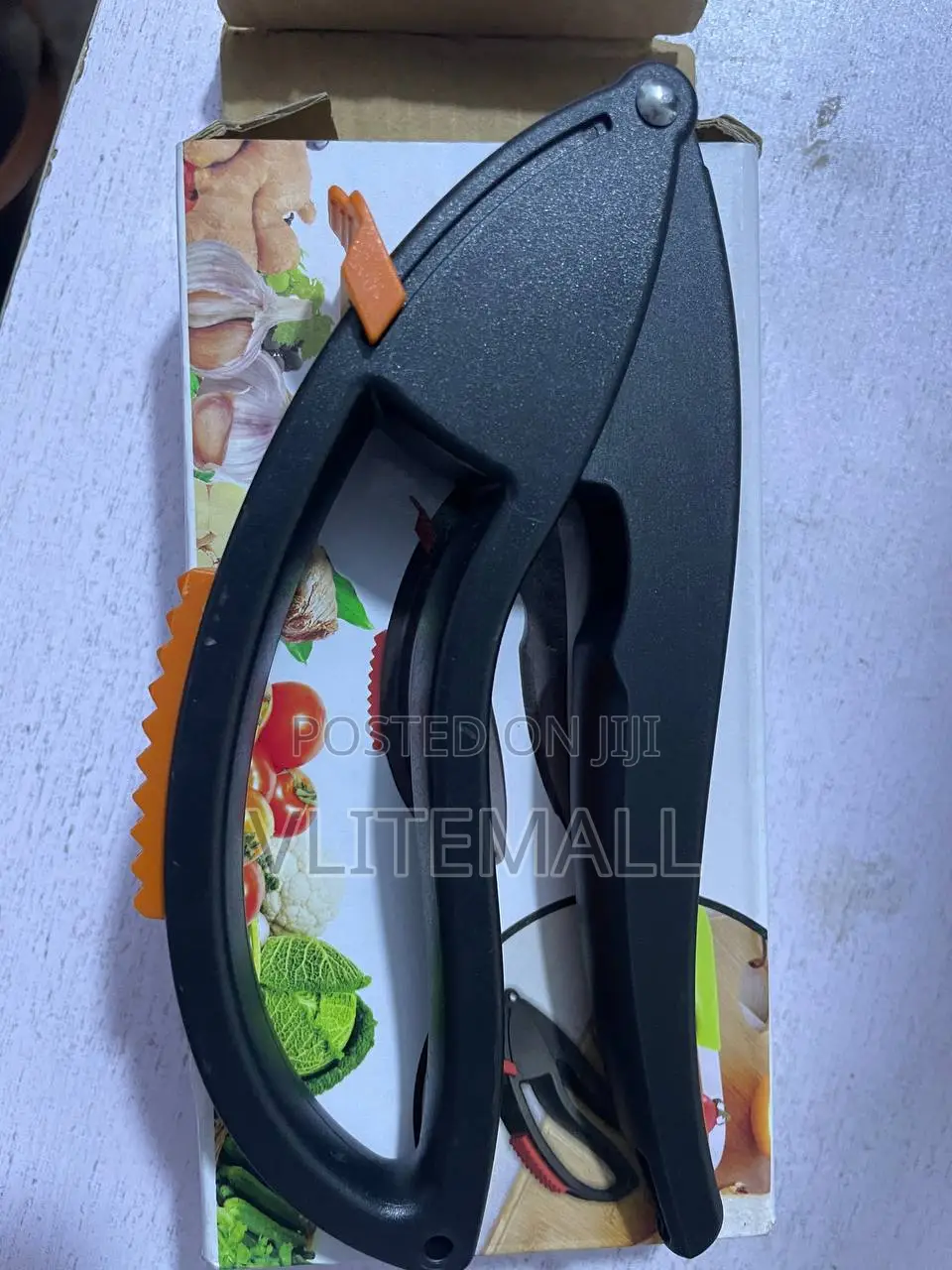 Multifunctional Garlic Presser