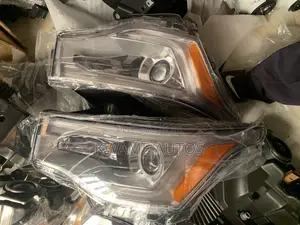 GMC Acadia 2018 Head Light Pair