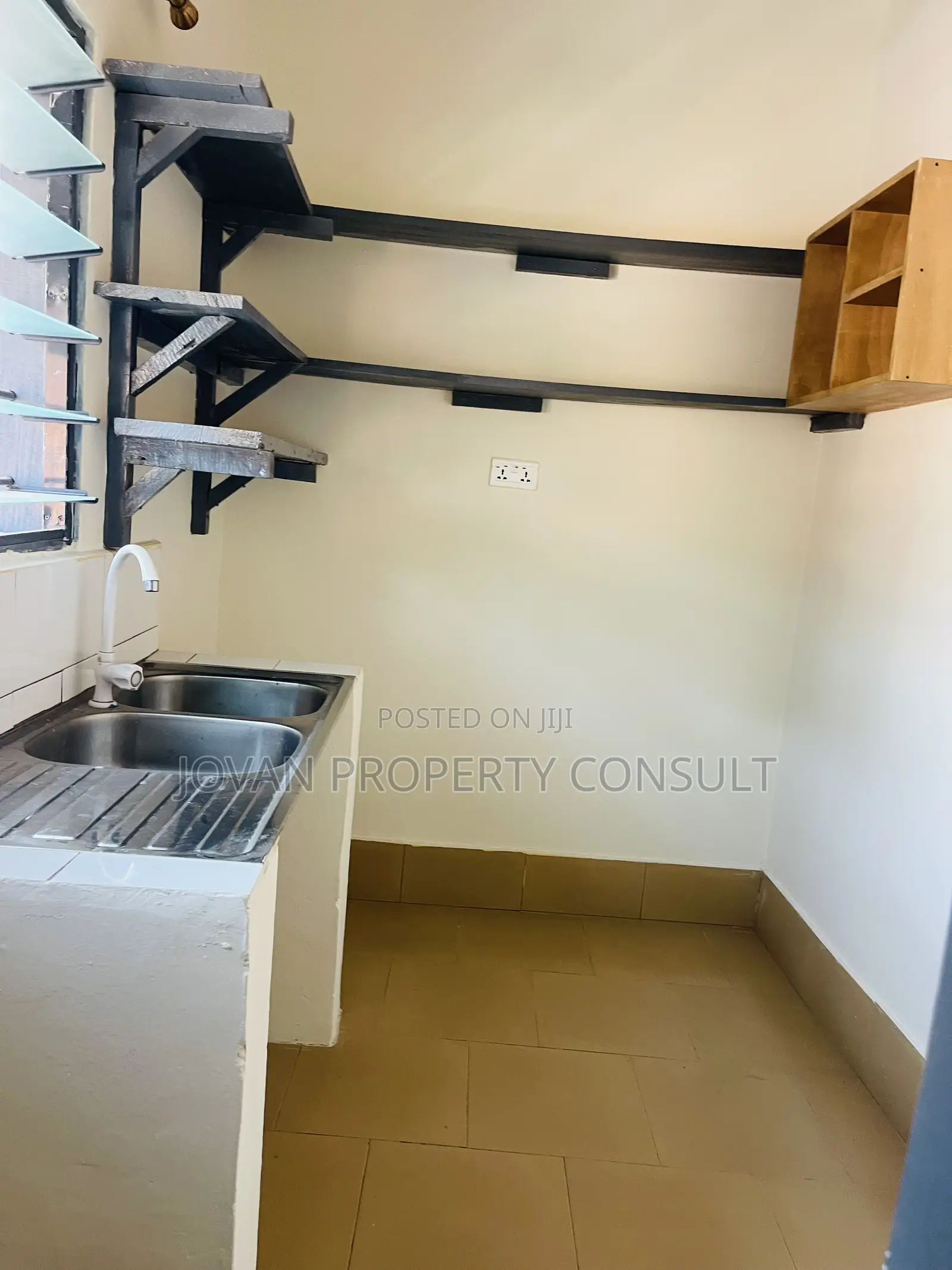 1bdrm Room & Parlour in Amasaman Cocoboard for rent