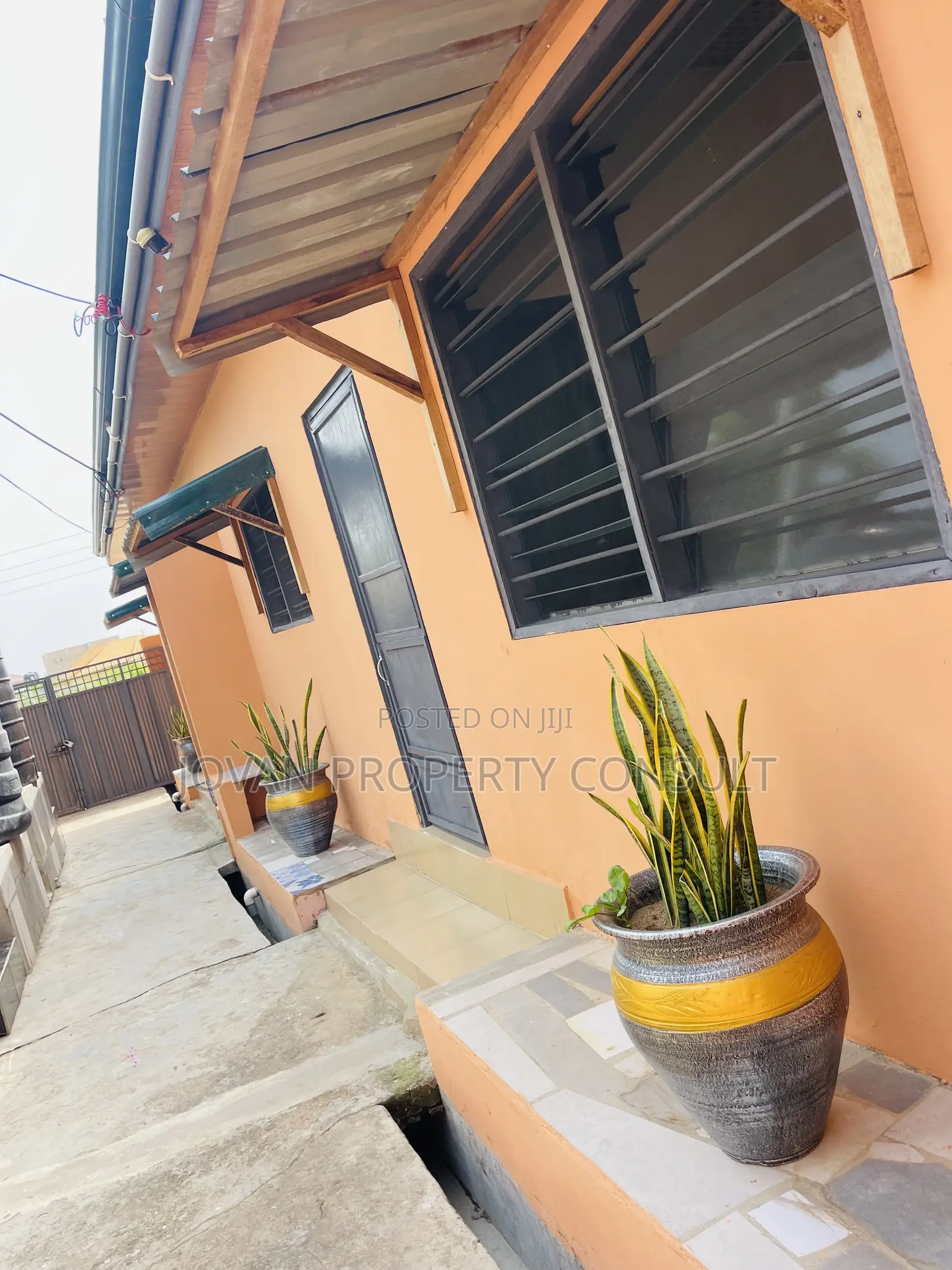 1bdrm Room & Parlour in Amasaman Cocoboard for rent