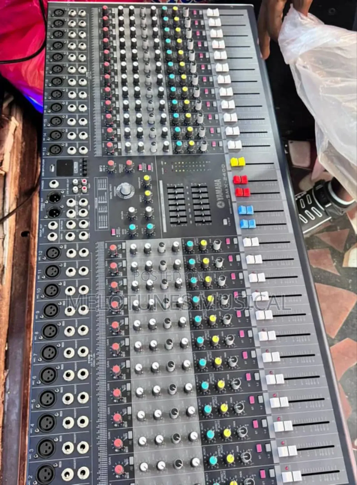 Yamaha SMX-2400 Professional USB 24-Channel Mixer