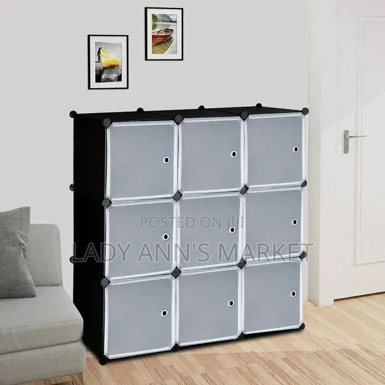 8 Cubes Wardrope