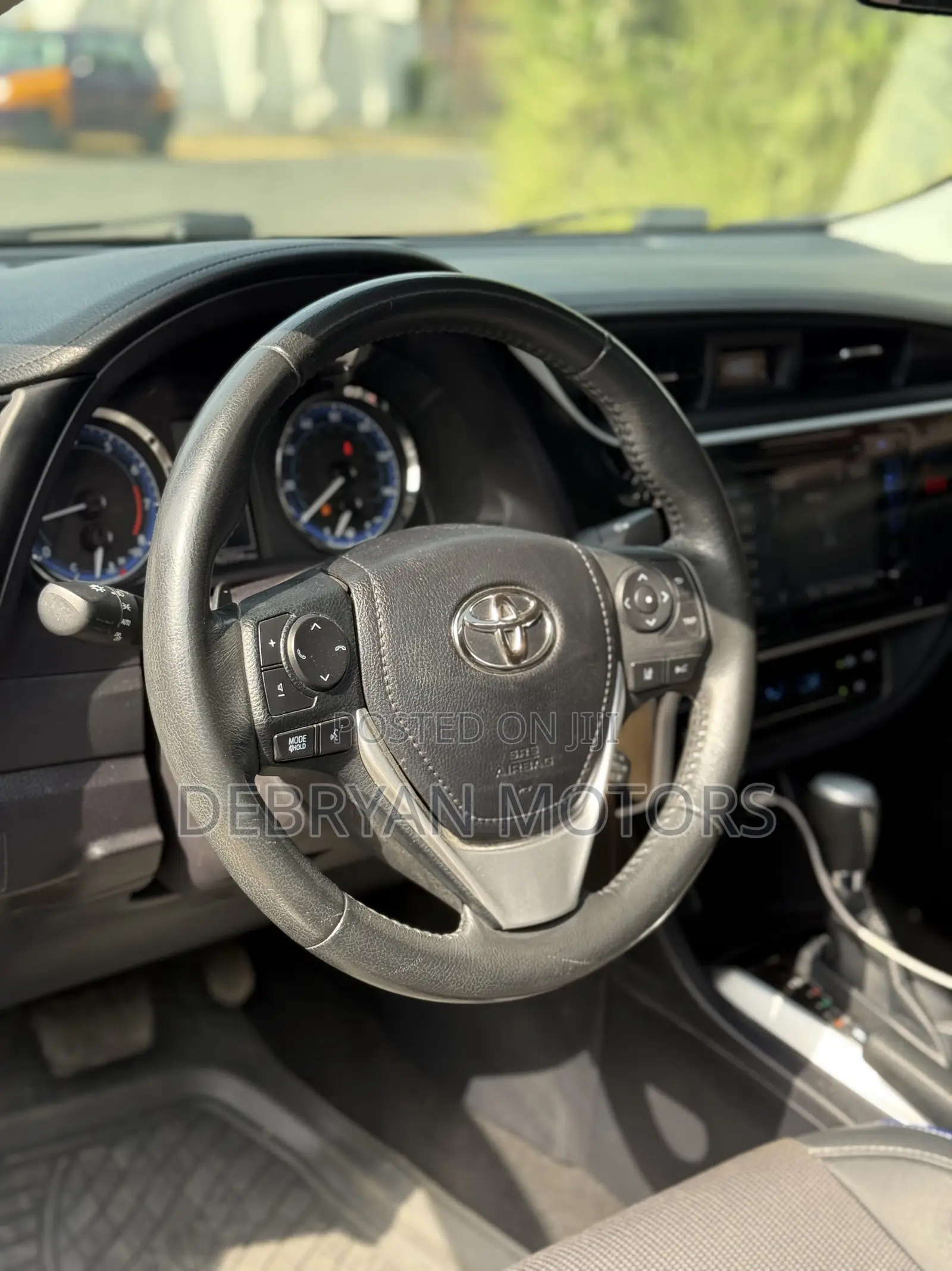 Toyota Corolla SE (1.8L 4cyl 6M) 2019 Gray