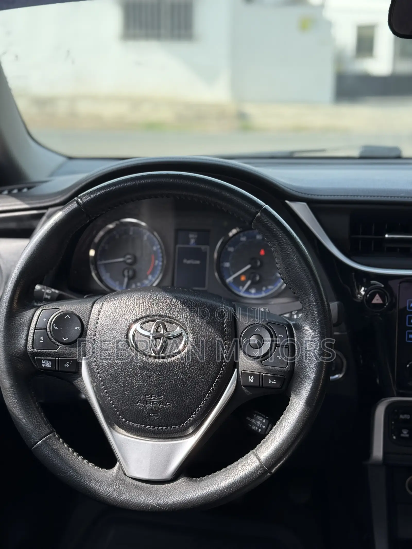 Toyota Corolla SE (1.8L 4cyl 6M) 2019 Gray