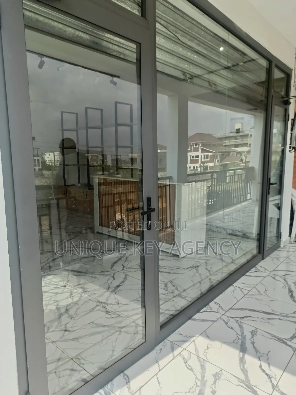 Shop to Let in Tse Addo
