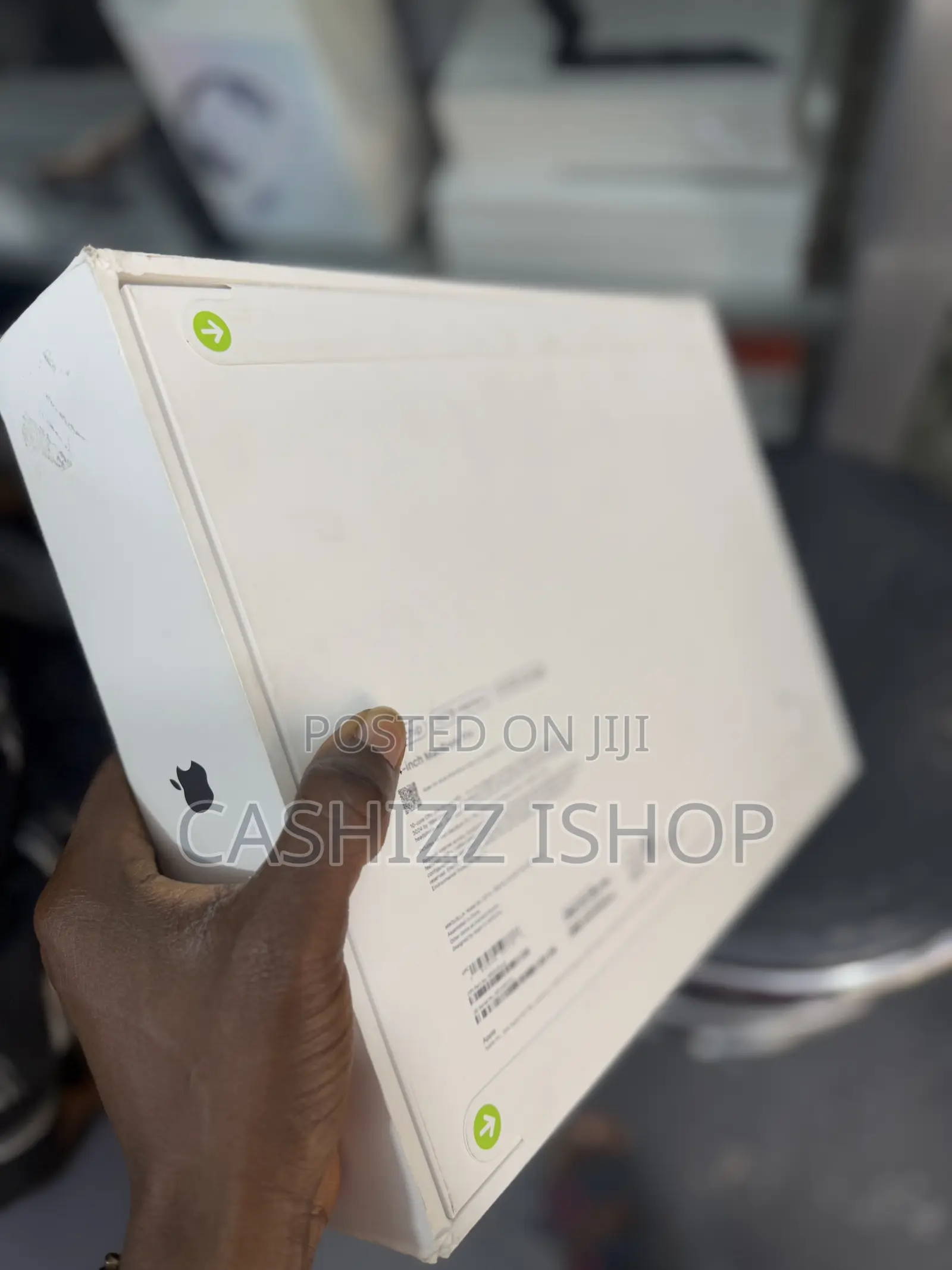 New Laptop Apple MacBook Pro 2024 M4 14-Inch 16GB Apple M4 SSD 512GB