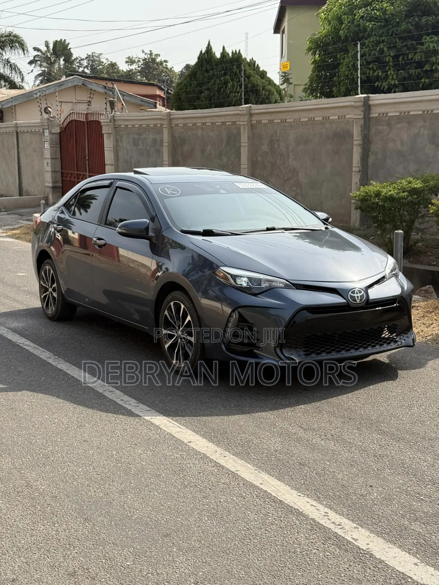 Toyota Corolla SE (1.8L 4cyl 6M) 2019 Gray