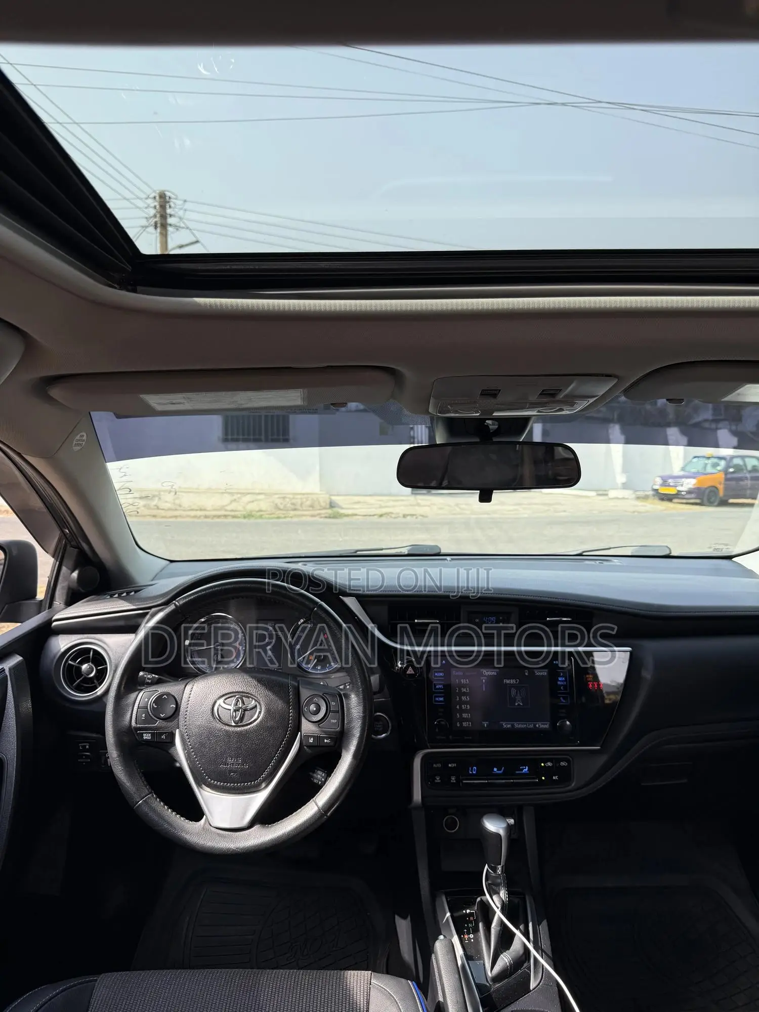 Toyota Corolla SE (1.8L 4cyl 6M) 2019 Gray