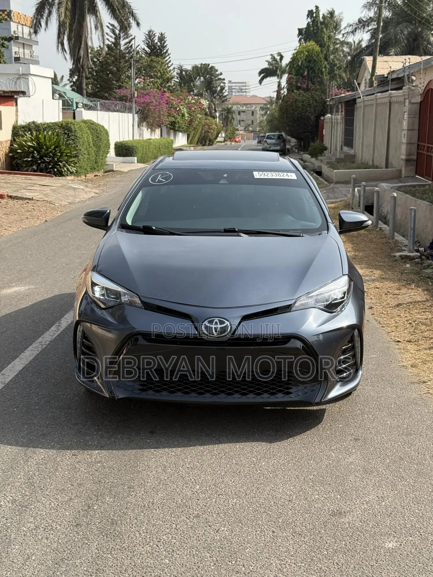 Toyota Corolla SE (1.8L 4cyl 6M) 2019 Gray