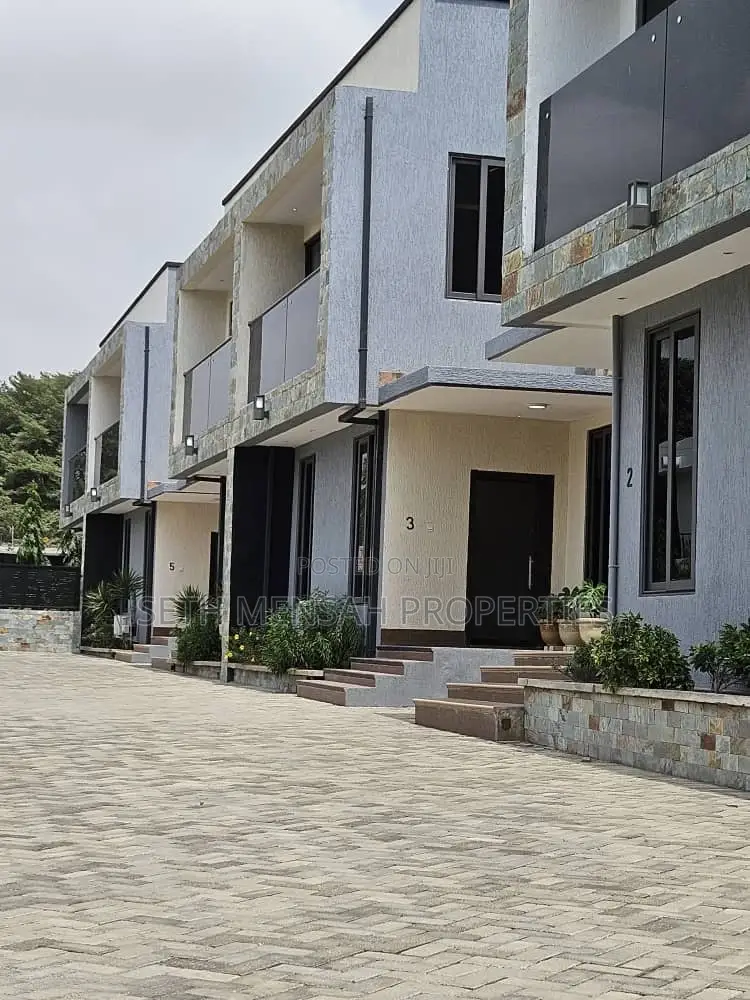 3bdrm Duplex in Skm, Dzorwulu for rent