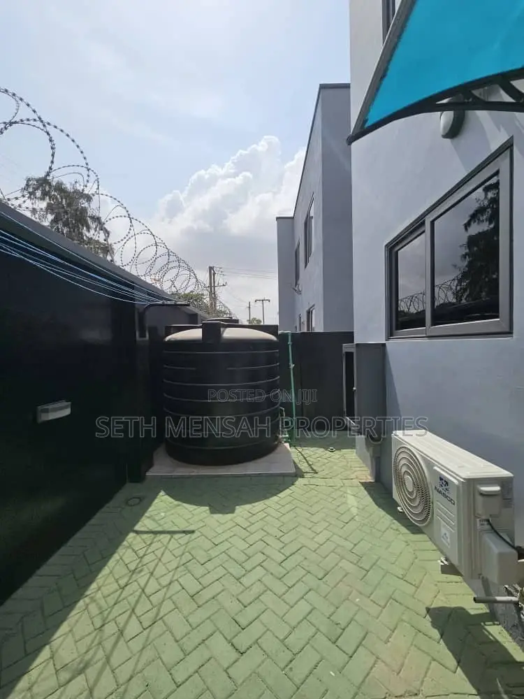 3bdrm Duplex in Skm, Dzorwulu for rent