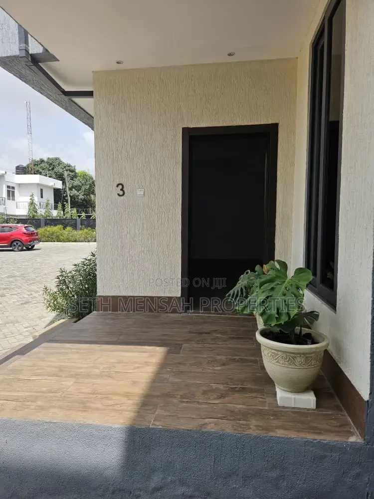 3bdrm Duplex in Skm, Dzorwulu for rent