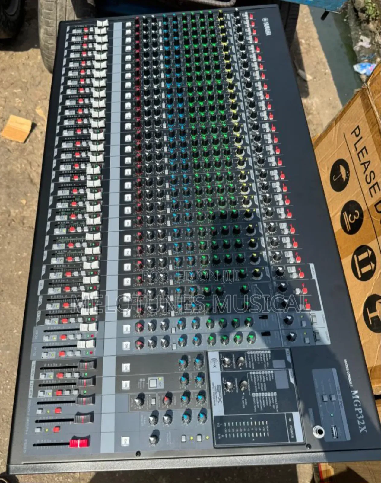 Yamaha Mgp32x 32-Channel Mixer With Effects