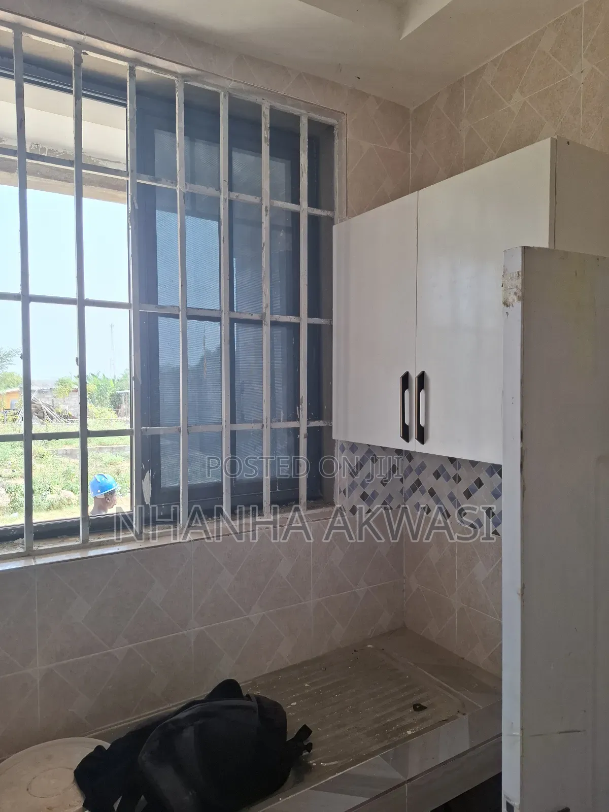 1bdrm Apartment in Community 24, Tema Metropolitan for rent