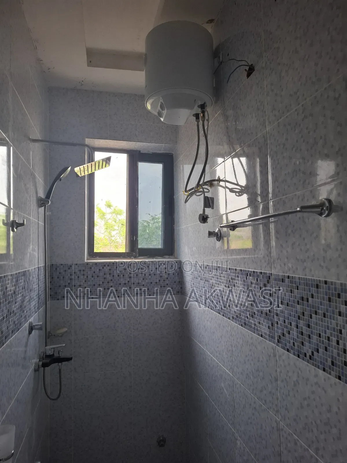 1bdrm Apartment in Community 24, Tema Metropolitan for rent