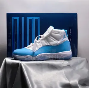 Photo - Original Air Jordan 11 Royal Blue