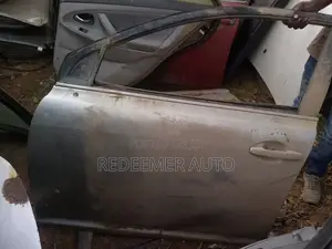 Toyota Avensis Door; 2003-2009