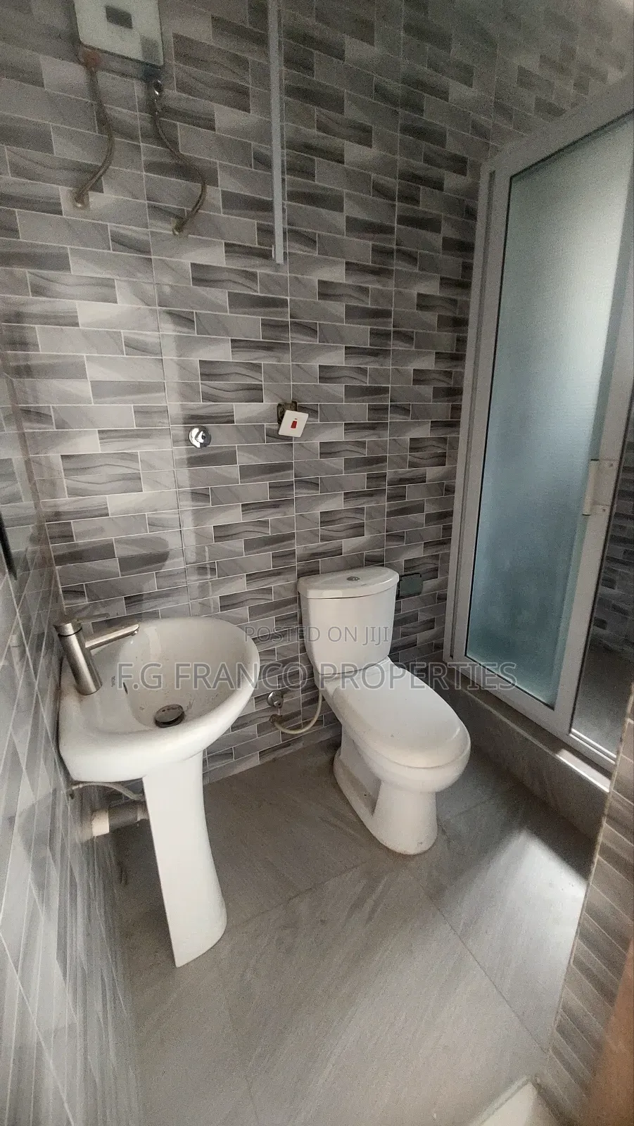3bdrm Apartment in Kg.Franco Properties, Spintex for sale