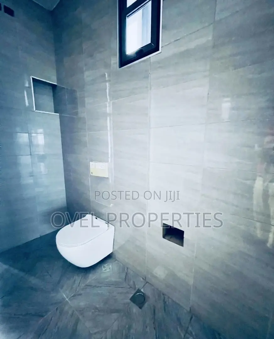4bdrm House in 1Mill, East Legon for sale