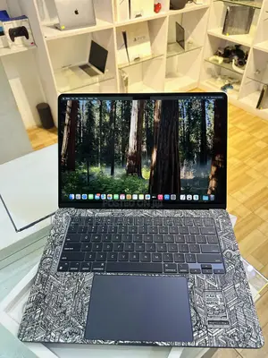New Laptop Apple MacBook Air 2024 M3 15-Inch 8GB Apple M3 SSD 256GB