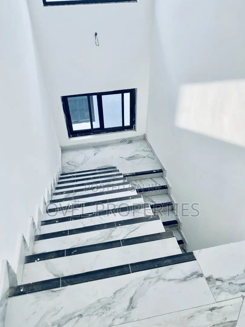 5bdrm House in Dollar Sales, East Legon for sale