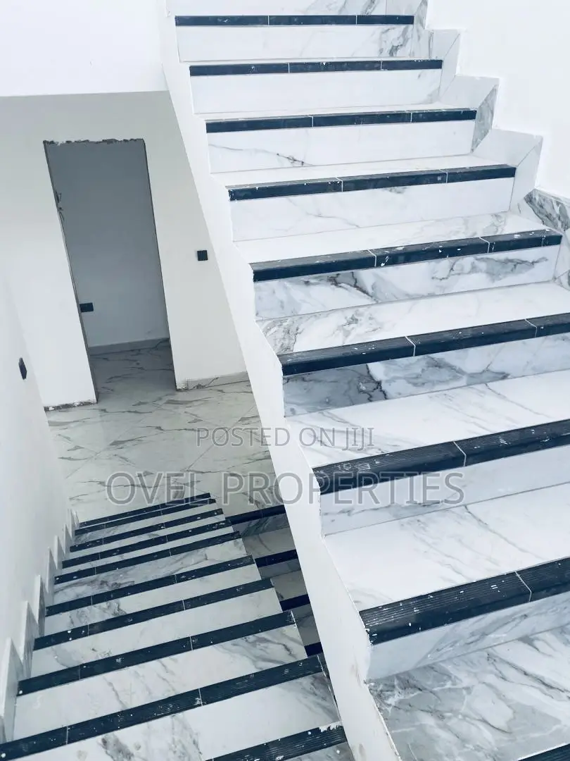5bdrm House in Dollar Sales, East Legon for sale