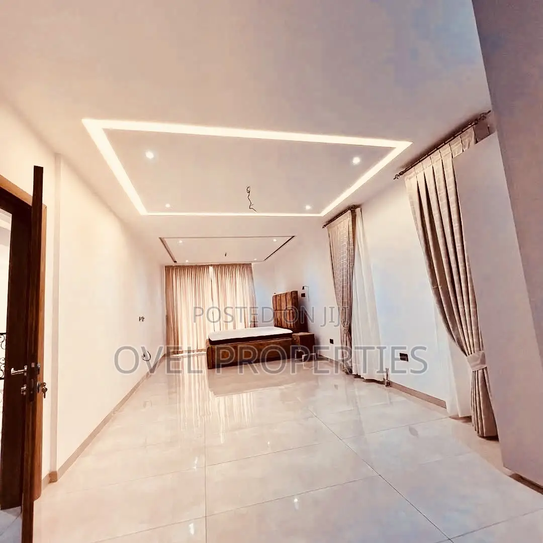Furnished 4bdrm Mansion in Racks, Ashaley Botwe for sale