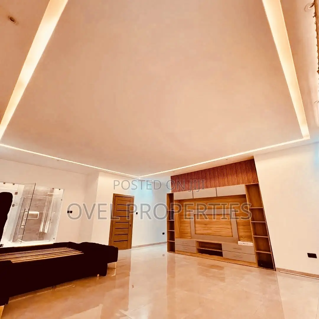 Furnished 4bdrm Mansion in Racks, Ashaley Botwe for sale