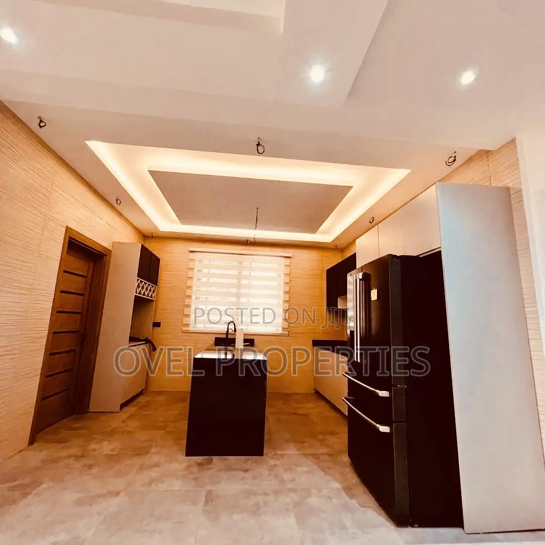 Furnished 4bdrm Mansion in Racks, Ashaley Botwe for sale