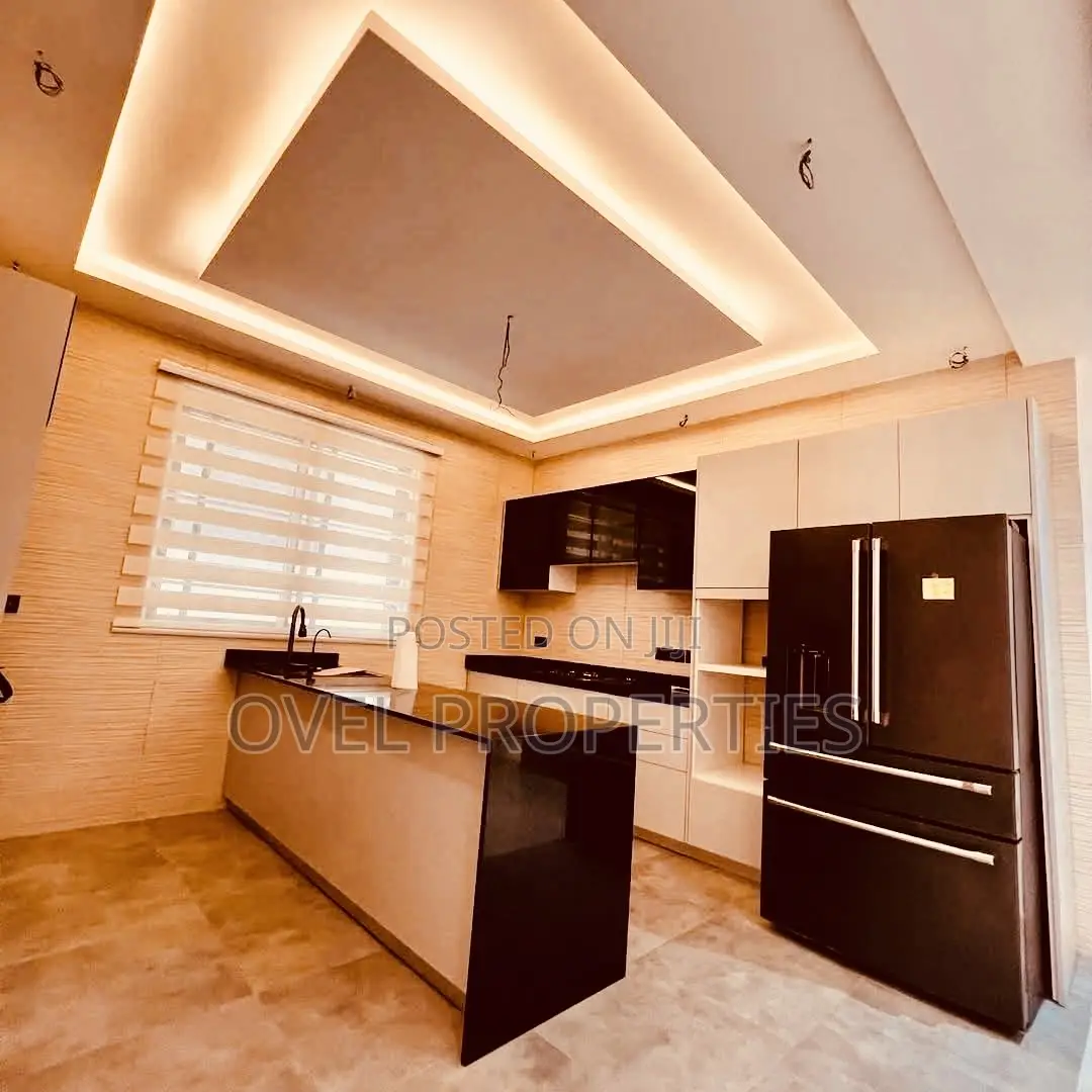 Furnished 4bdrm Mansion in Racks, Ashaley Botwe for sale