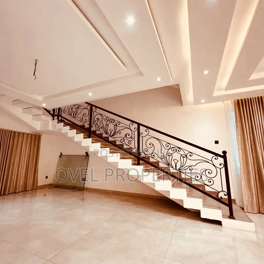 Furnished 4bdrm Mansion in Racks, Ashaley Botwe for sale