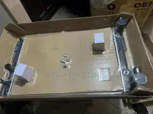 Corolla 2014,2015,2016,2017,2018,2019 Radiator/ Water Tank