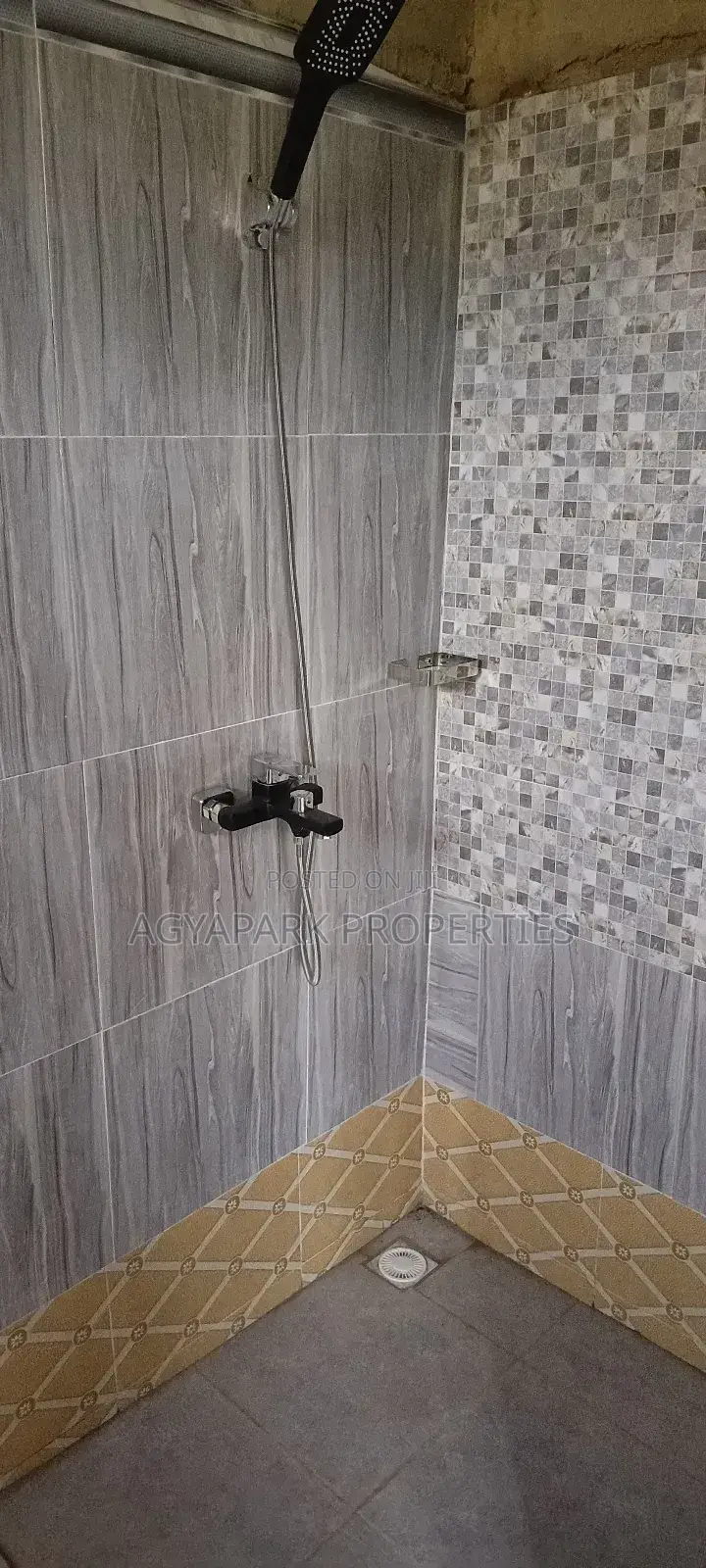 4bdrm House in Kotoku, Amasaman for sale