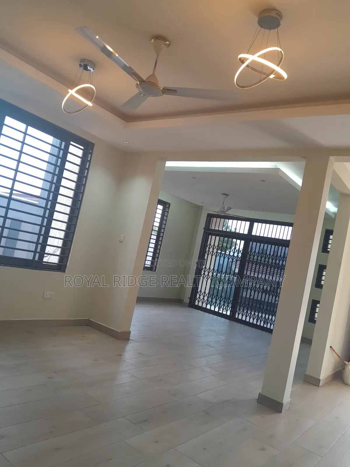 4bdrm Townhouse / Terrace in Tseaddo, Accra Metropolitan for rent
