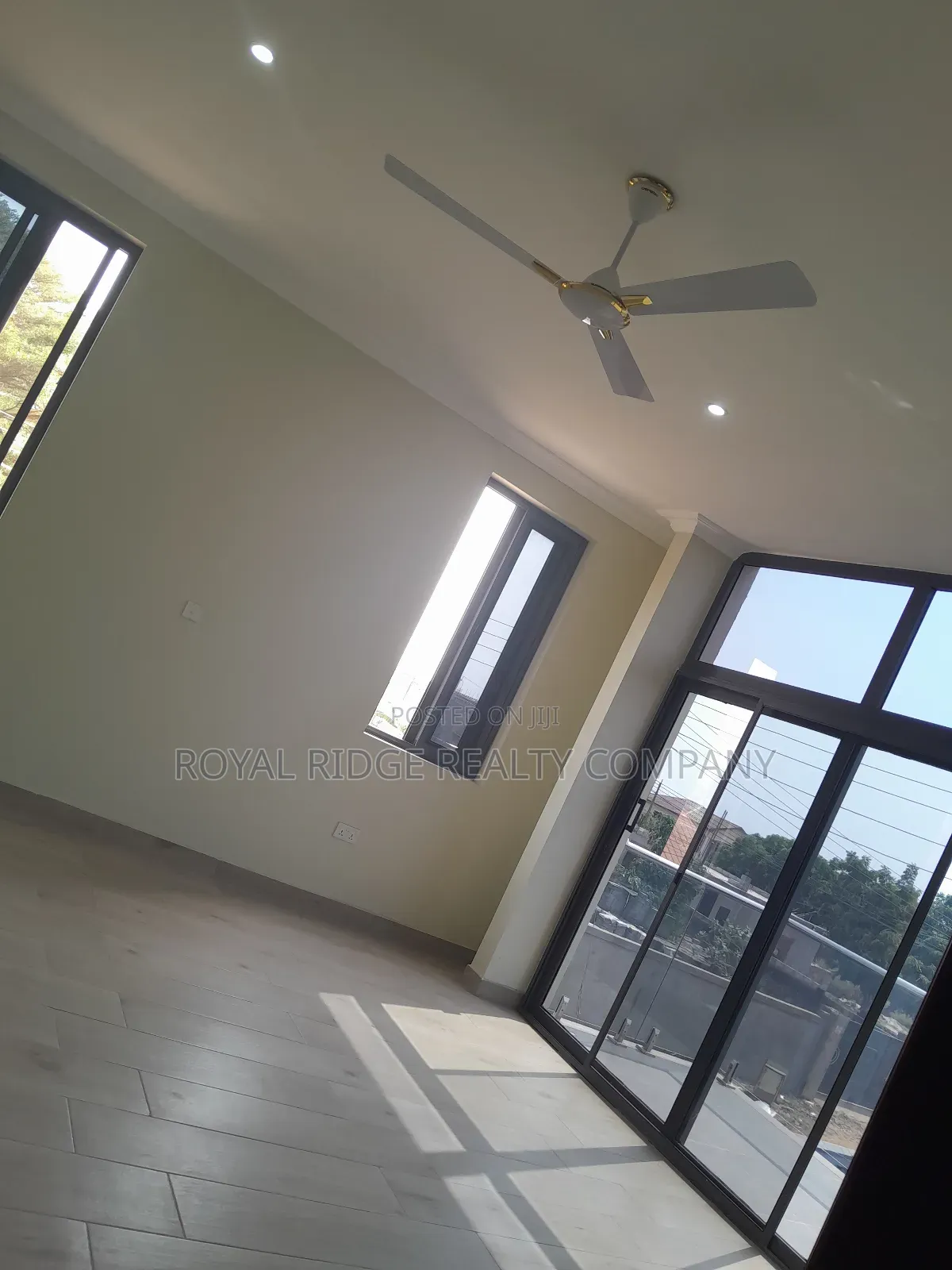 4bdrm Townhouse / Terrace in Tseaddo, Accra Metropolitan for rent
