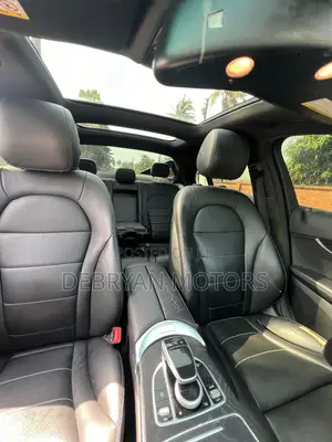 Mercedes-Benz C300 2016 Black