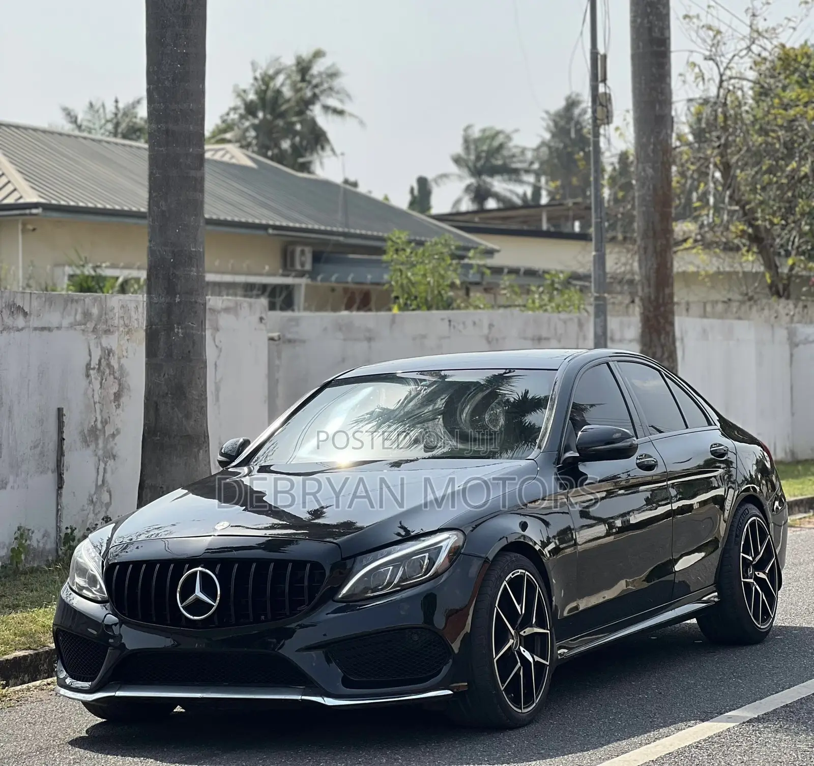 Mercedes-Benz C300 2016 Black