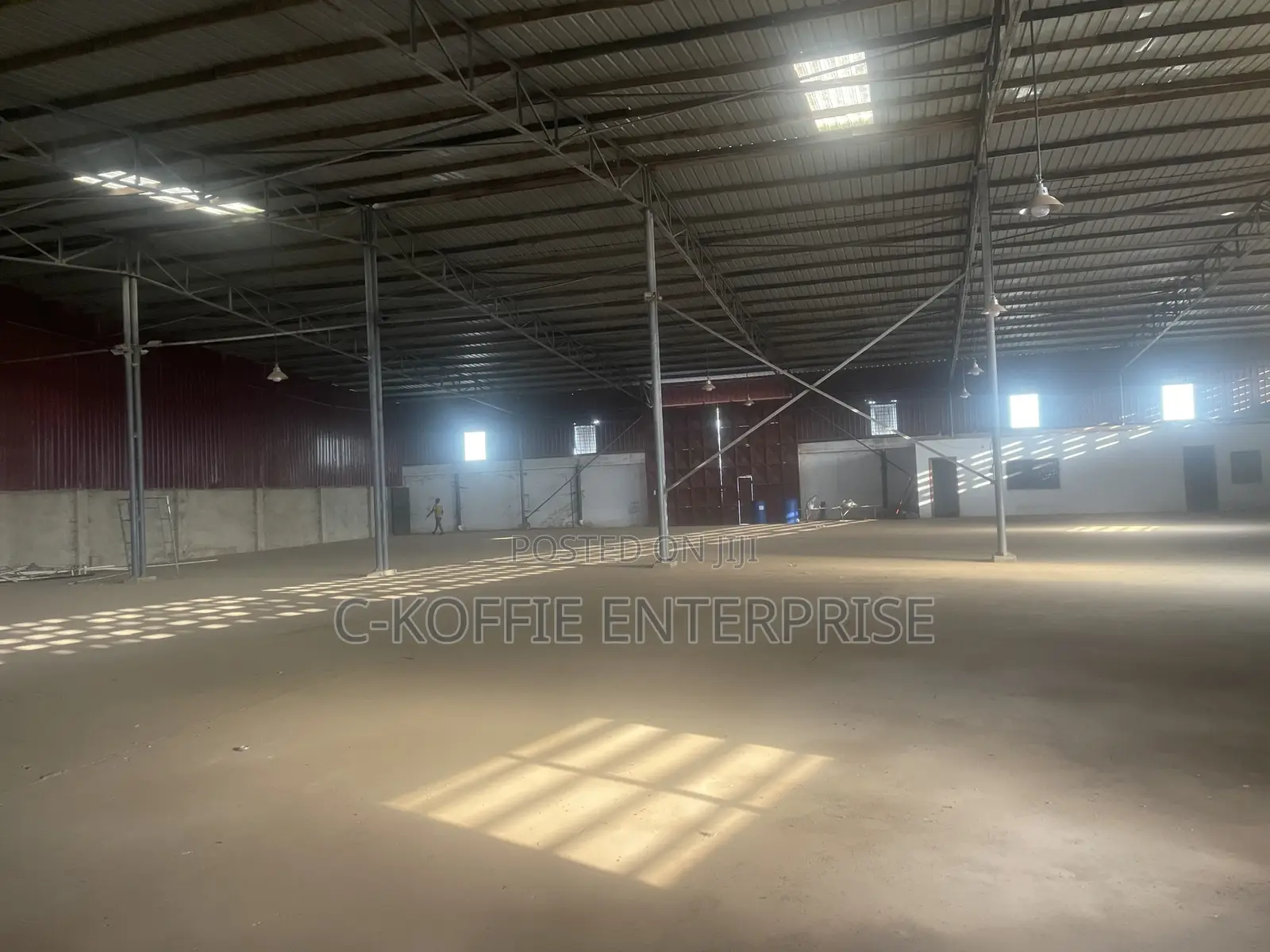 1000 SQM Warehouse at Achimota for Rent