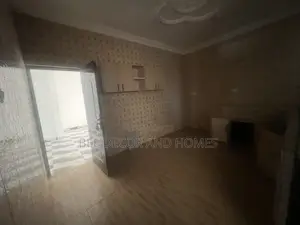 3bdrm Apartment in Bee Decor & Homes, Oyarifa for rent