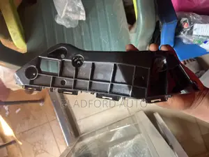 Rav 4 2013-2018 Bumper/Fender Locks Pair