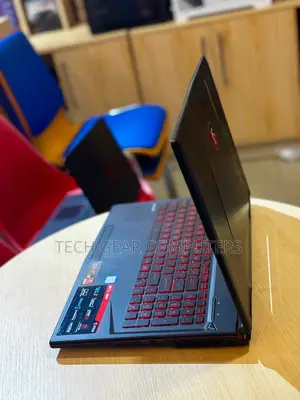 Laptop MSI GF63 16GB Intel Core i5 HDD+SSD 1T