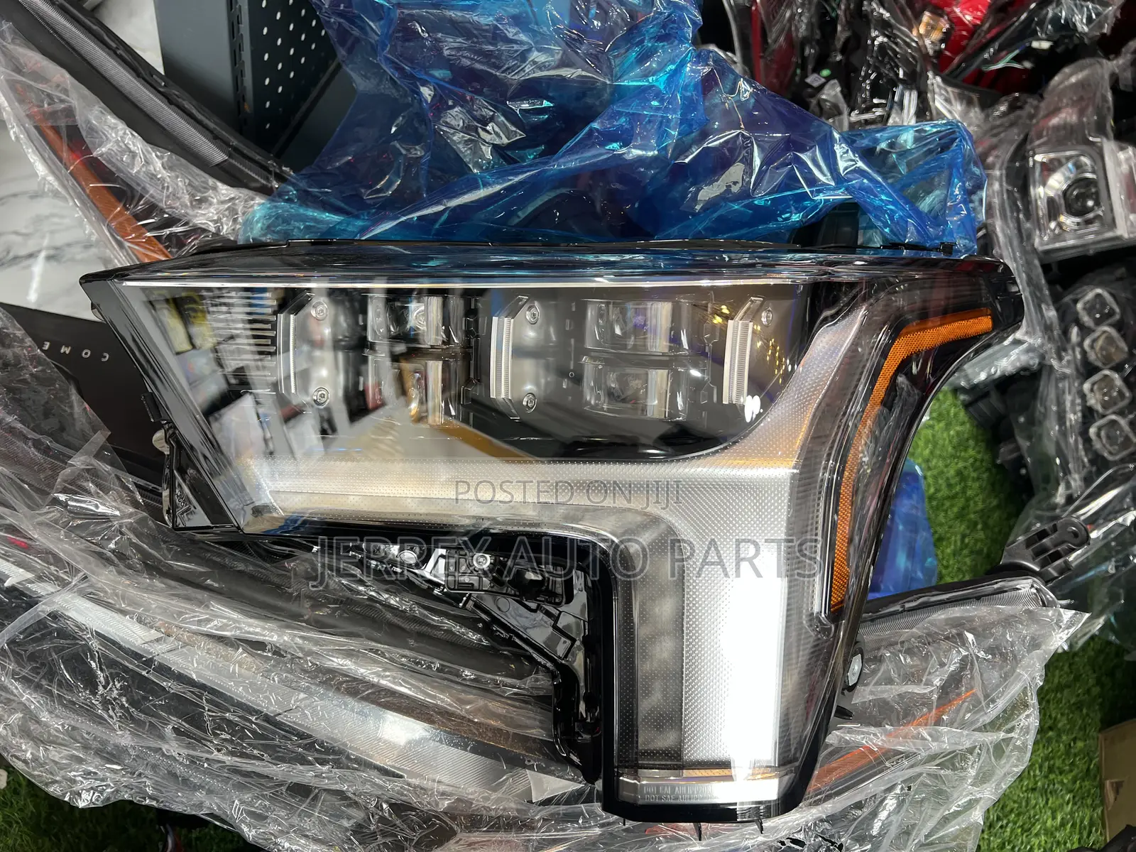 Toyota Tundra 2022-2024 Headlight Pair Chargeabletype
