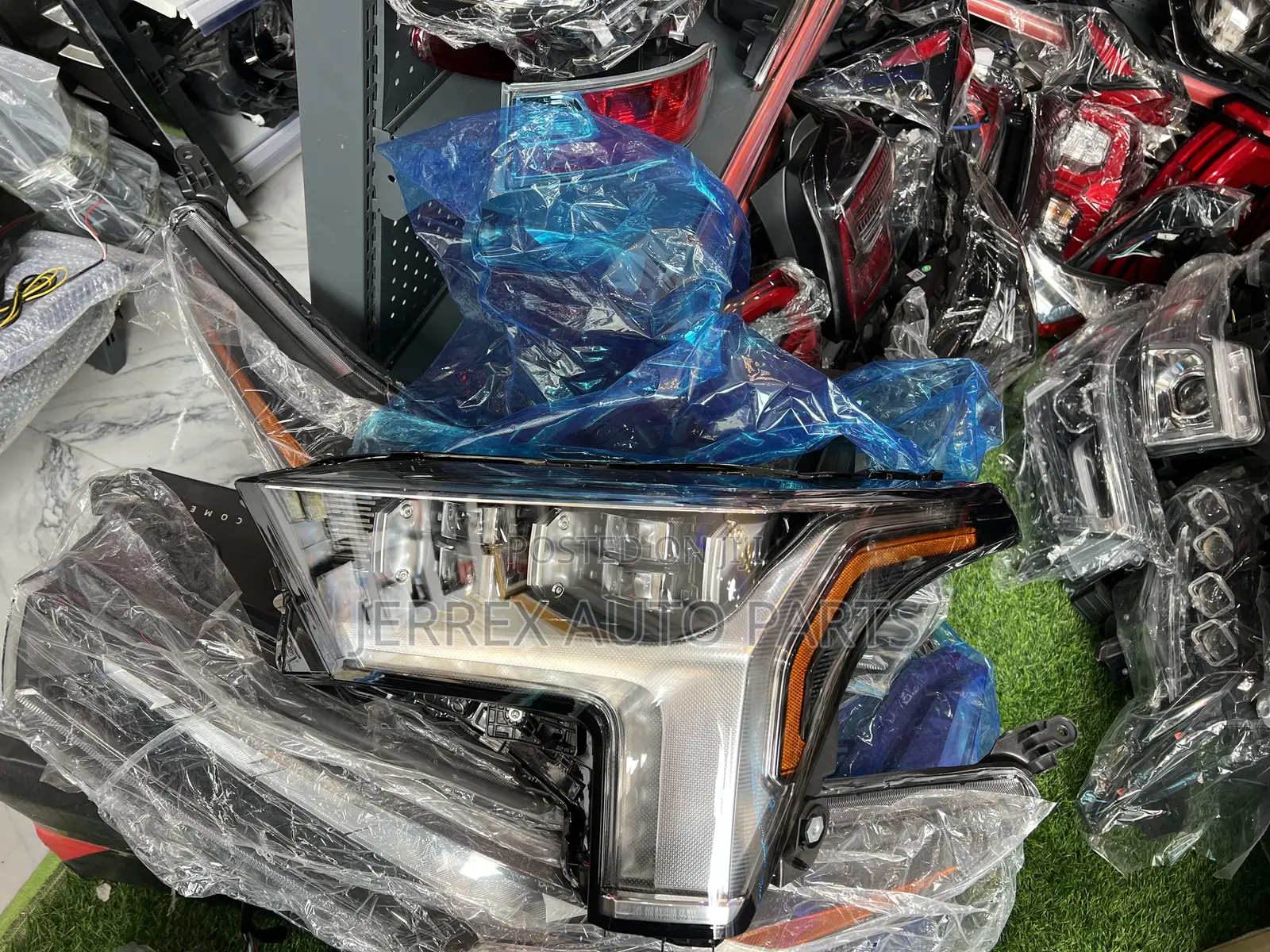 Toyota Tundra 2022-2024 Headlight Pair Chargeabletype