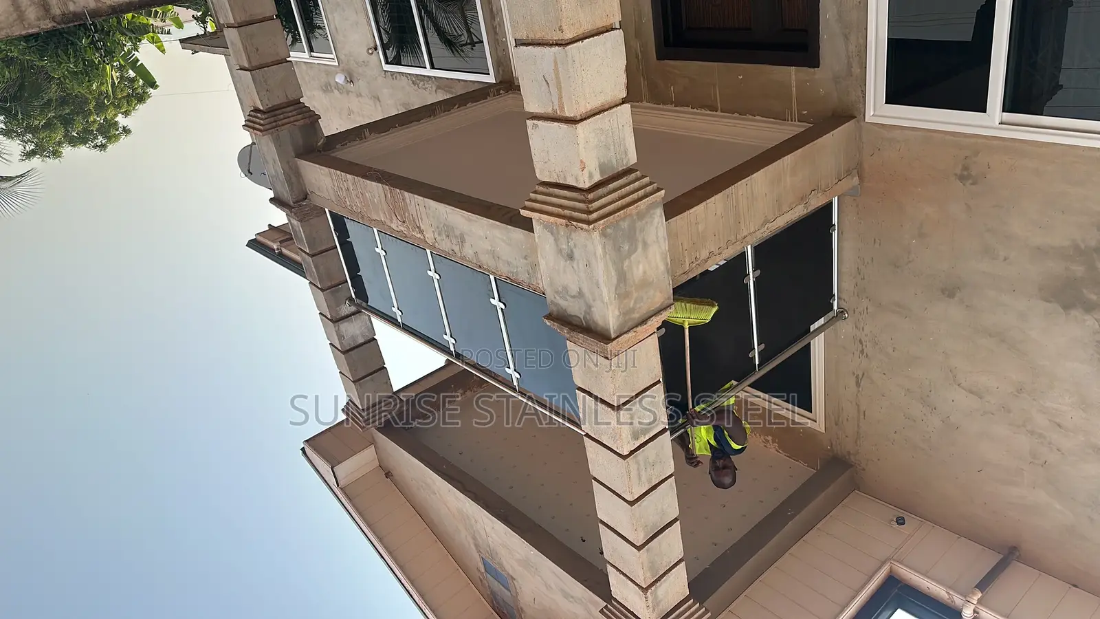 Stainless Glass and Frameless Design