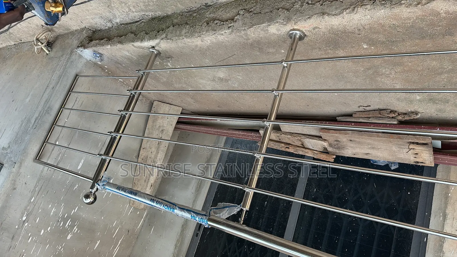 Stainless Glass and Frameless Design